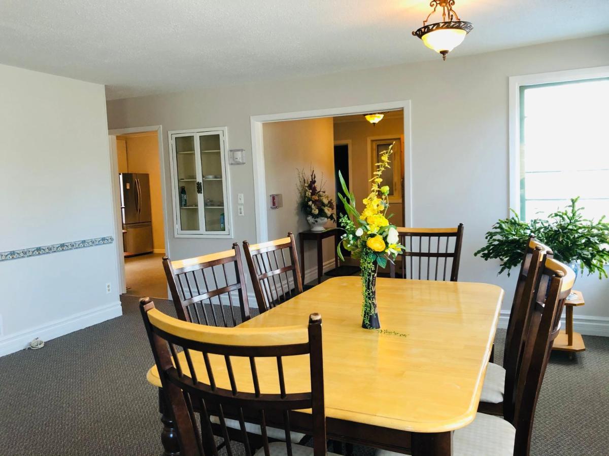 Downtown Whitehorse 2 Bedroom House Eksteriør billede